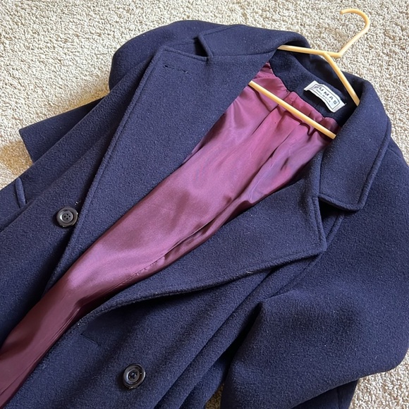 Royal blue 100% wool Dumas coat made in the US. Purple lining - Picture 3 of 4